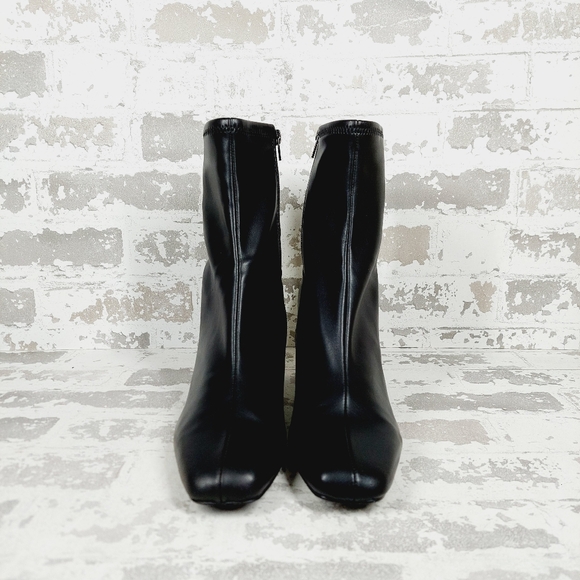 Steve Madden Woman HARL Black Ankle Bootie V398 - Picture 9 of 13